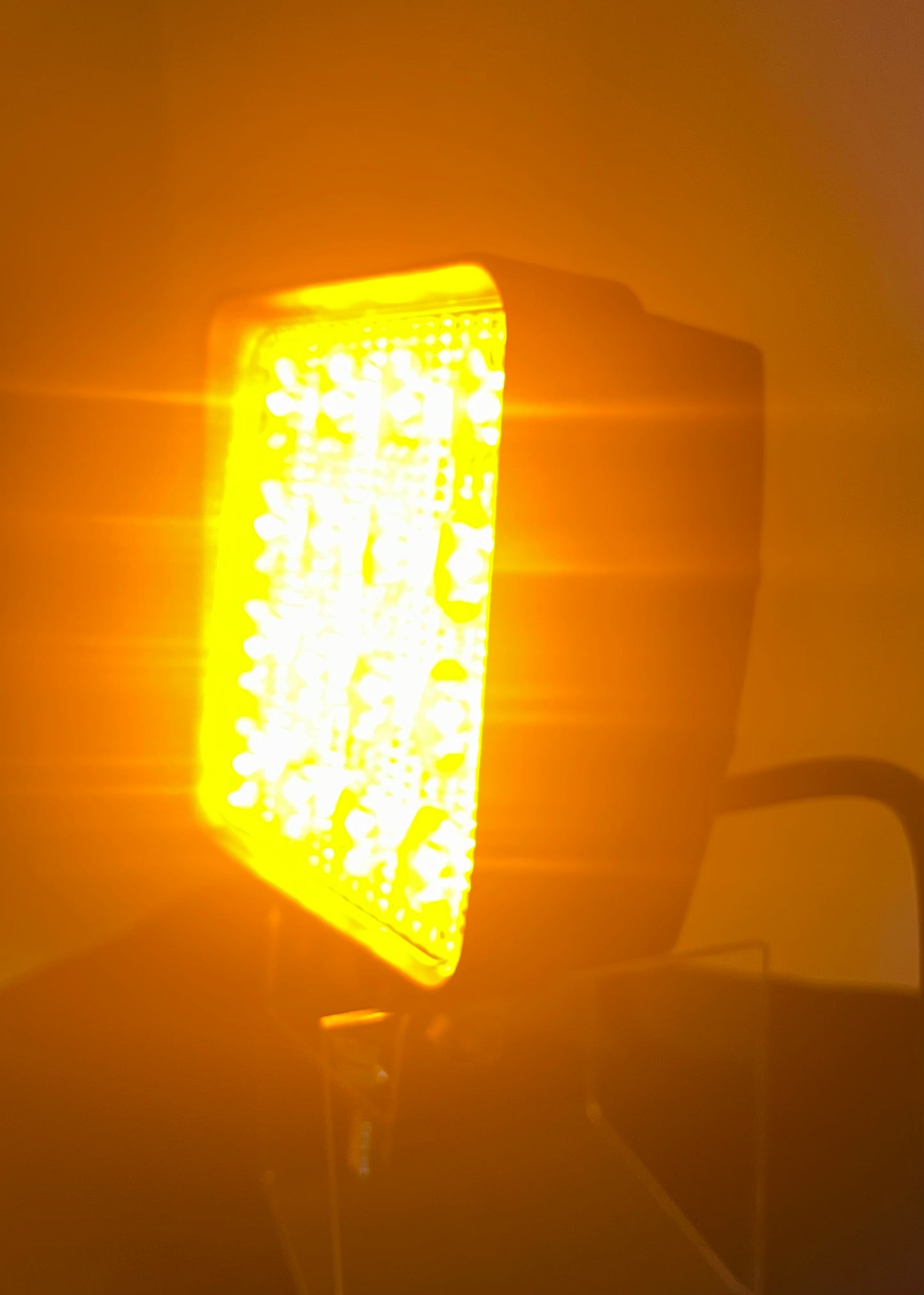 4x4 Off-Road HD Light With 5 Functions Including Strobe/Emergency Setting