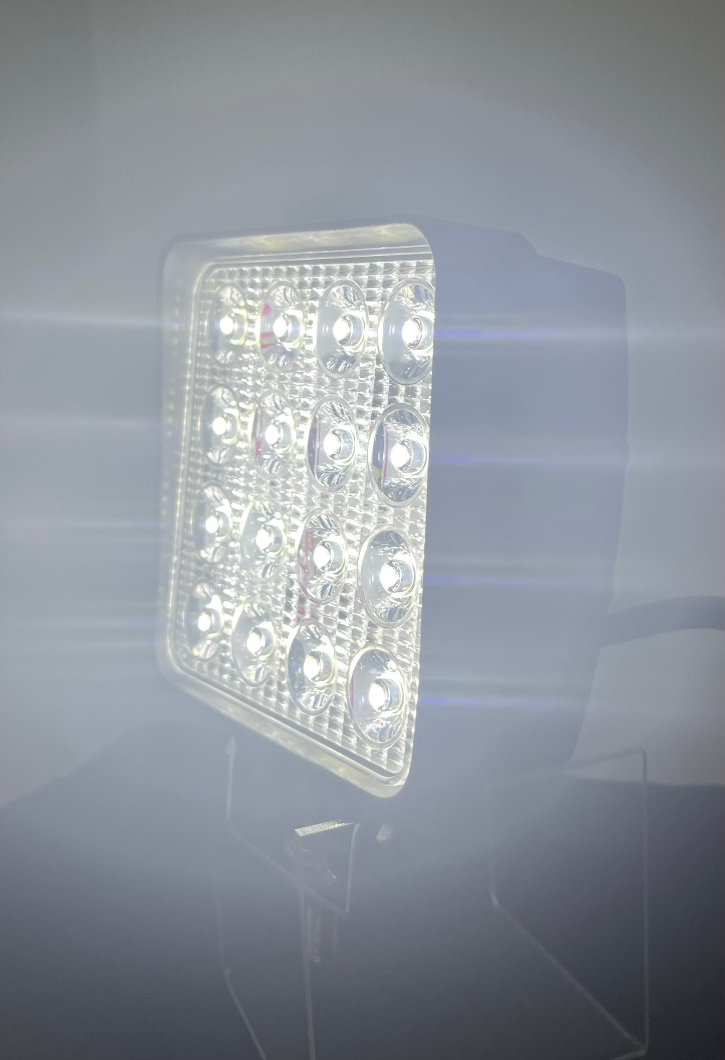 4x4 Off-Road HD Light With 5 Functions Including Strobe/Emergency Setting