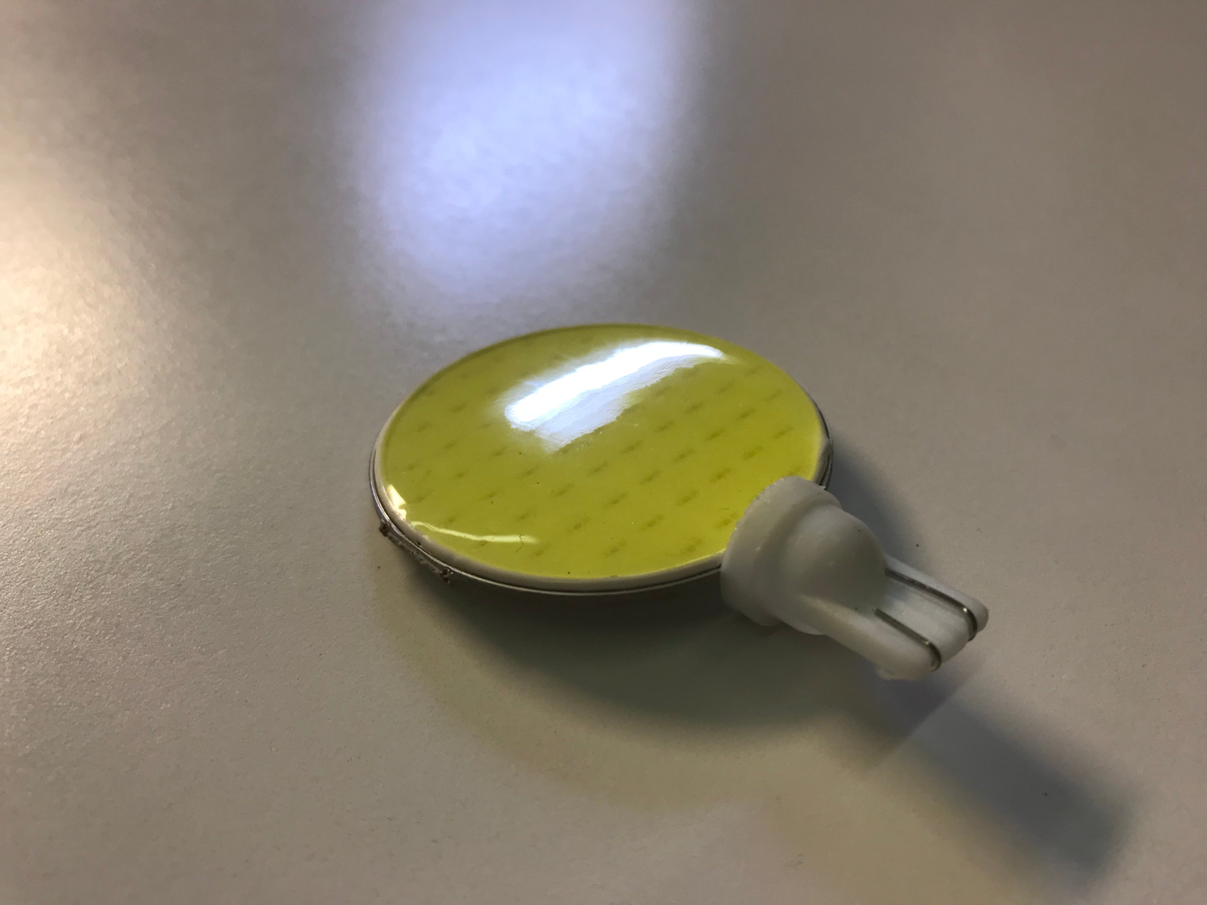 Wedge Base 400 Lumen 64 Led Cob.